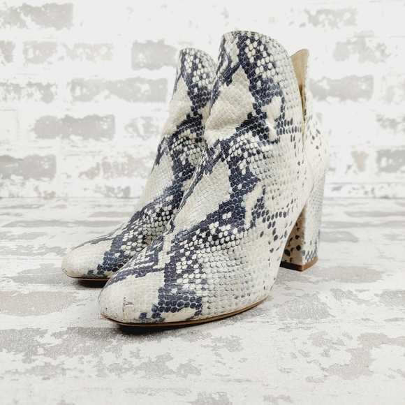 Steve Madden Rookie Snake Print Pull On Block Heel Ankle Boots T593 - Picture 2 of 16